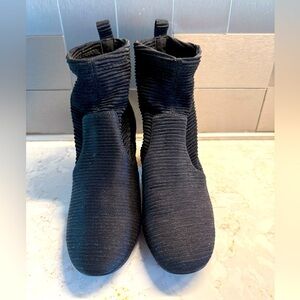 Katy Perry Gold Mesh Boots Size 5.5